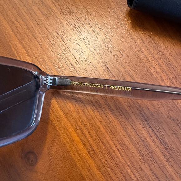 FREYRS Women's Gray Sunglasses - Picture 6 of 7